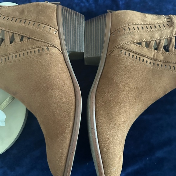 Bundle - Picture 3 of 11